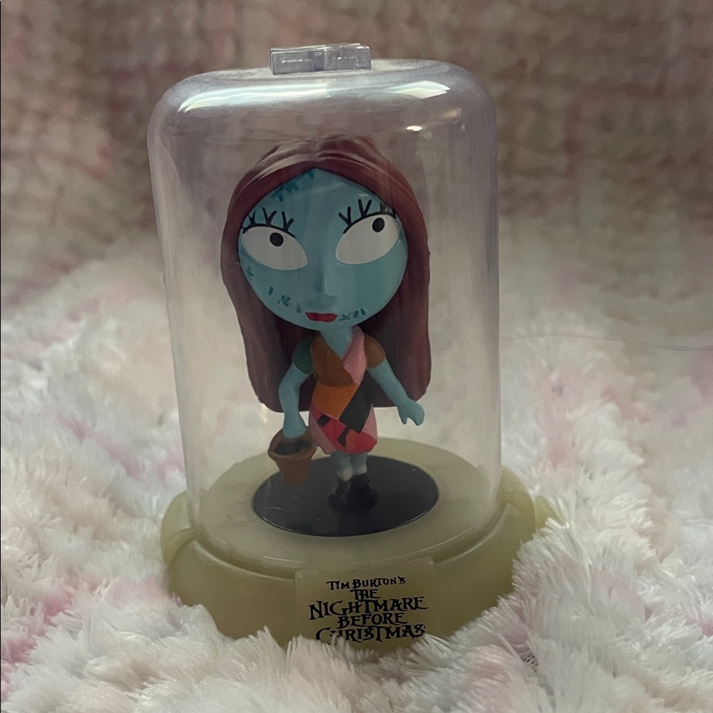 Disney Nightmare Before Christmas Figurine Set - Jack & Sally - Picture 3 of 5